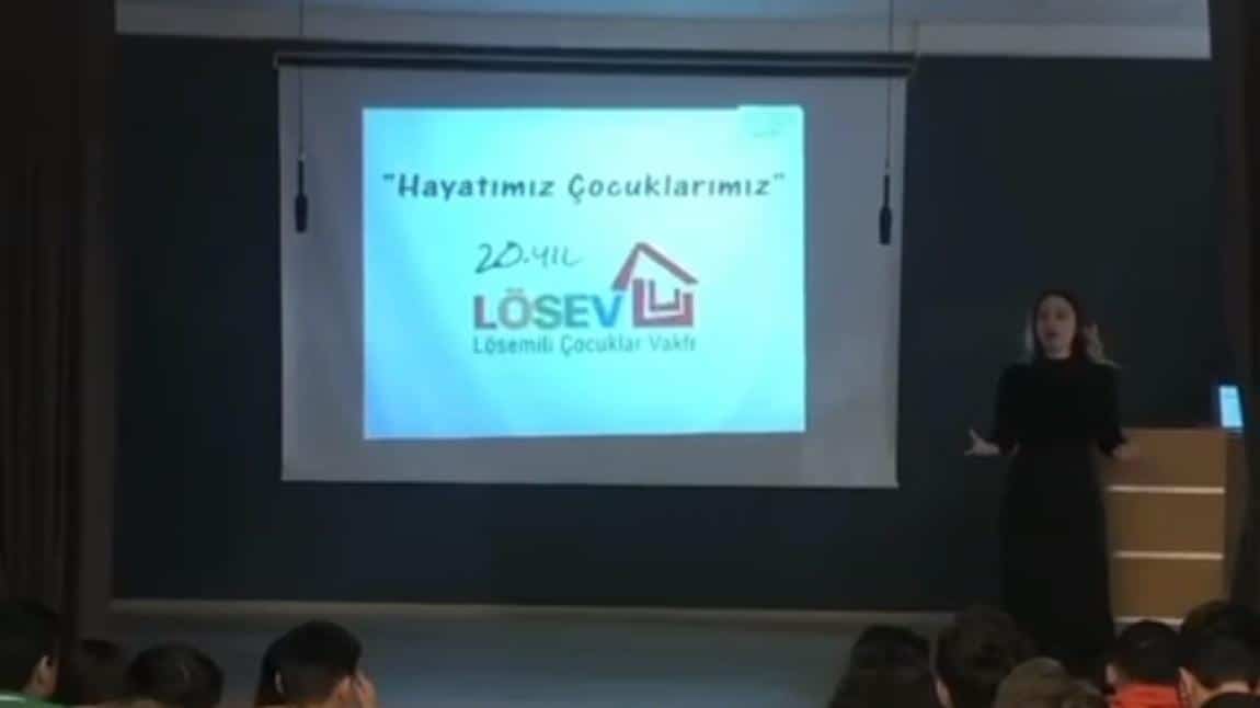 2-8 Kasım Lösemili Çocuklar Haftası kapsamında okulumuzun Yaratıcı Yazarlık Atölyesi öğrencileri @losev1998 işbirliği ile okulumuzda bir etkinlik düzenledi. 
