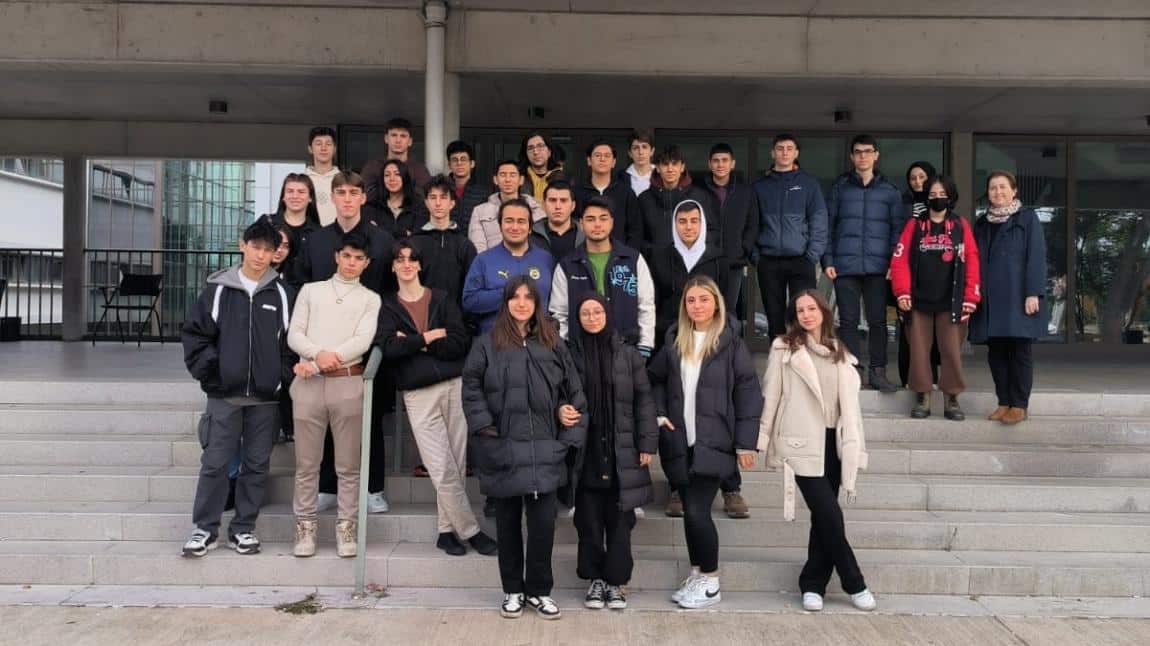 12. Sınıf öğrencilerimizle Marmara Üniversitesi Teknik Bilimler Meslek Yüksek Okulunu ziyaret ettik. 